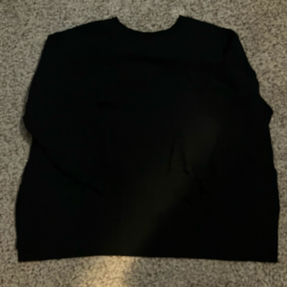 Black sweatshirt